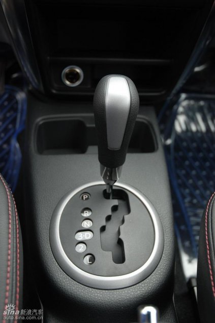 长安铃木全新天语SX4内饰实拍图