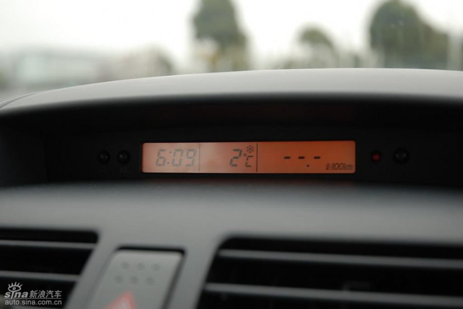 长安铃木全新天语SX4内饰实拍图