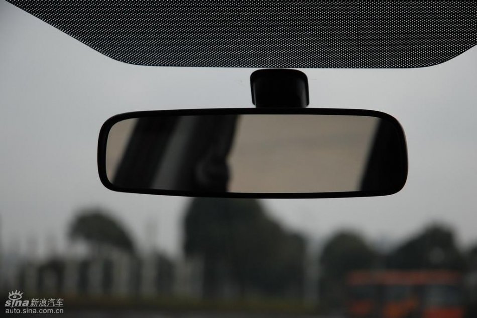 长安铃木全新天语SX4内饰实拍图