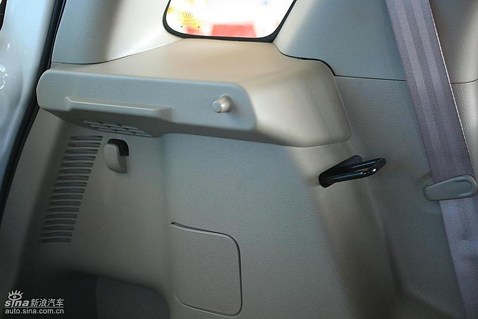 长安铃木天语SX4两厢版实拍