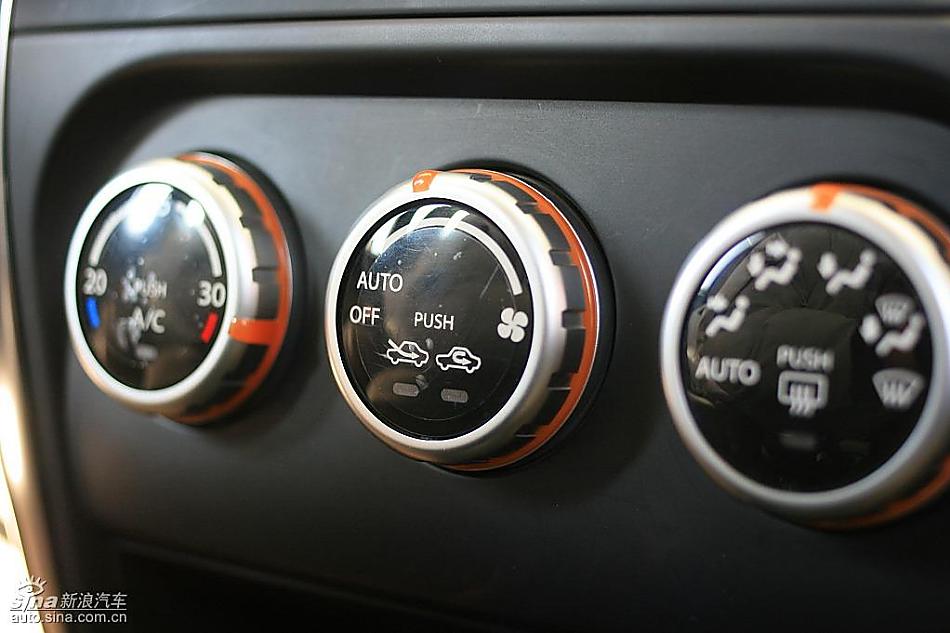 长安铃木天语SX4两厢版实拍