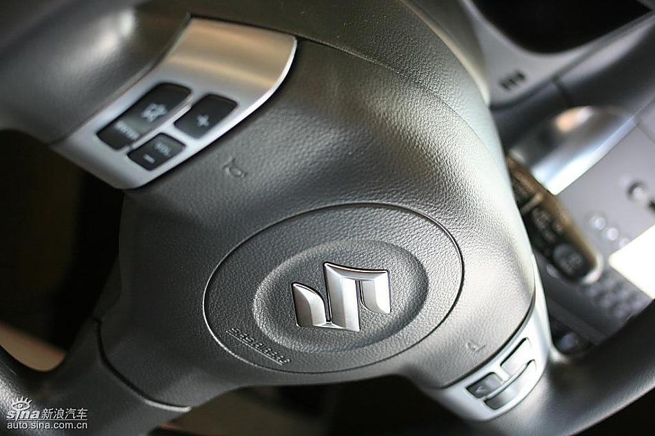 长安铃木天语SX4两厢版实拍