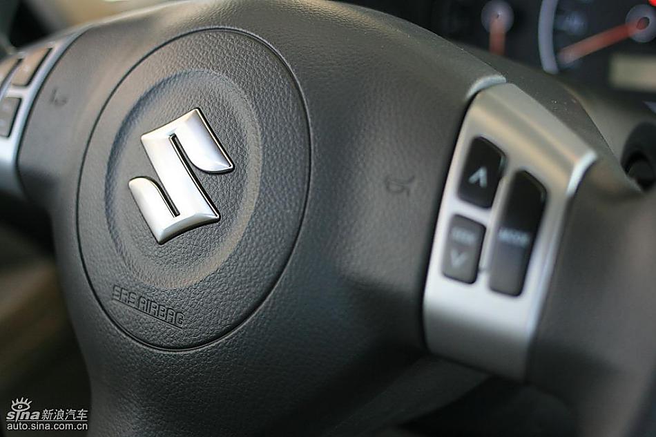 长安铃木天语SX4两厢版实拍