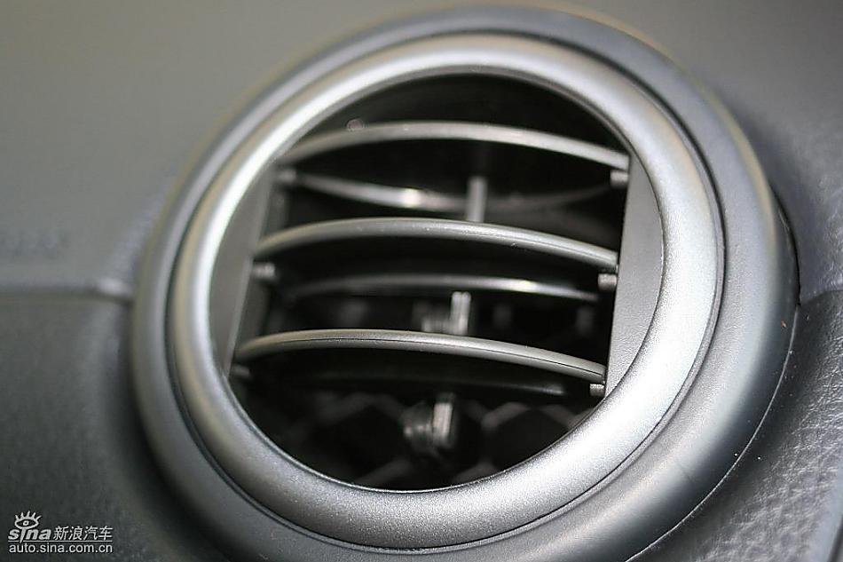 长安铃木天语SX4两厢版实拍