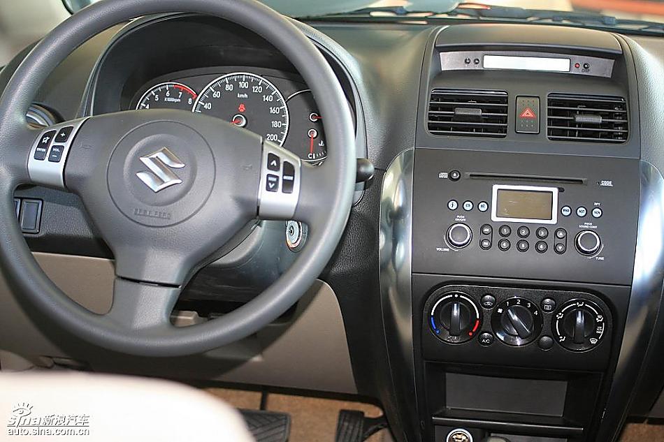 长安铃木天语SX4两厢版实拍