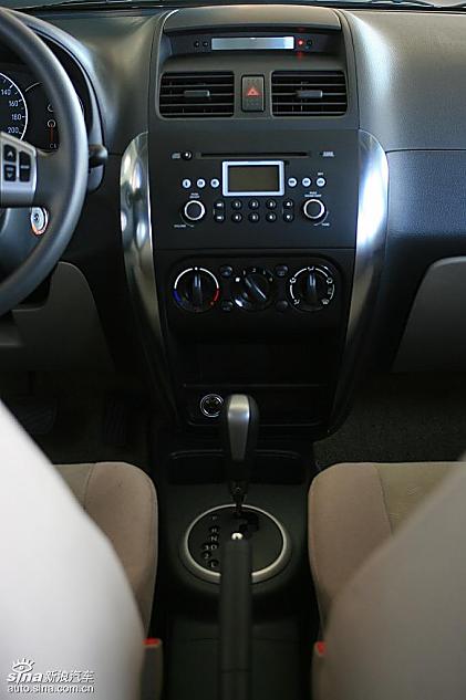 长安铃木天语SX4两厢版实拍
