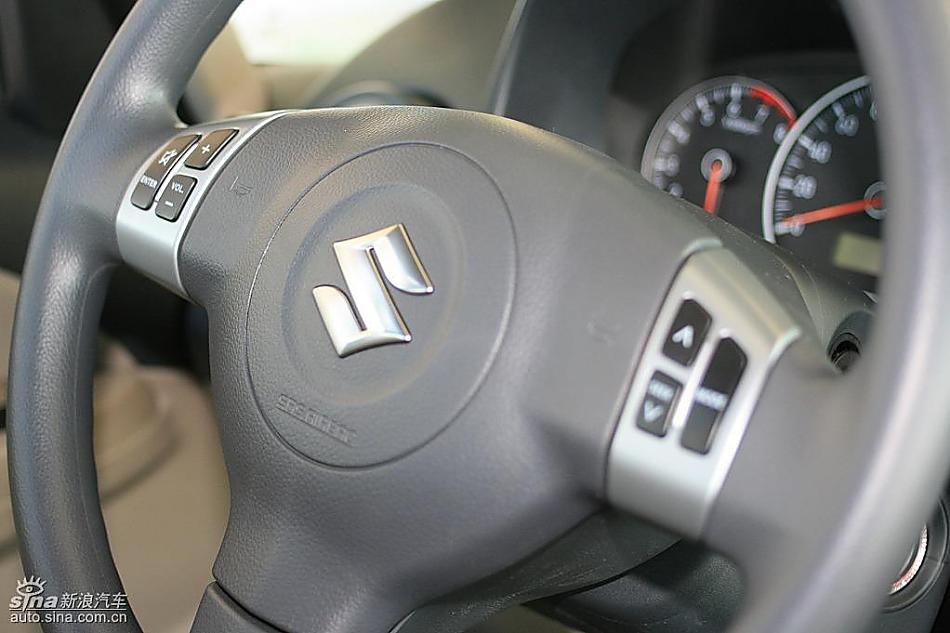 长安铃木天语SX4两厢版实拍