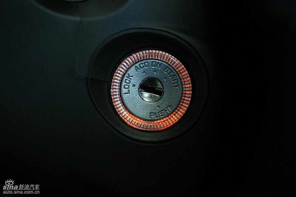 长安铃木天语SX4两厢版实拍