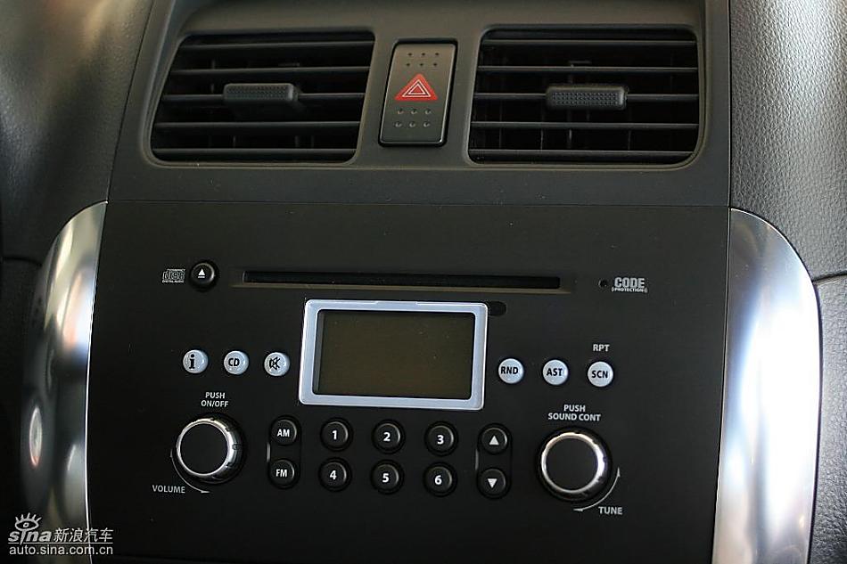 长安铃木天语SX4两厢版实拍