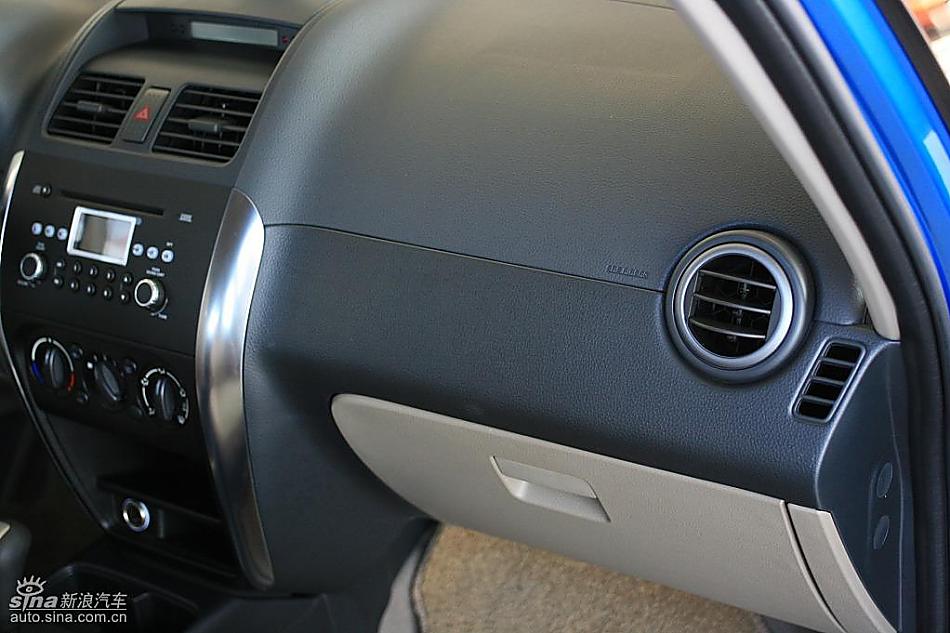 长安铃木天语SX4两厢版实拍