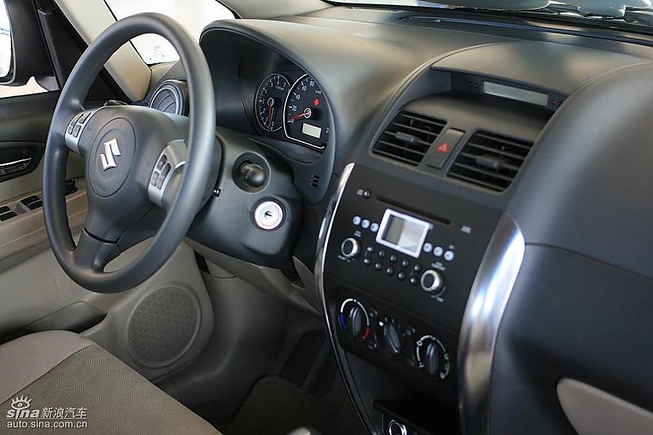 长安铃木天语SX4两厢版实拍