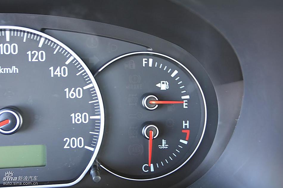 长安铃木天语SX4两厢版实拍