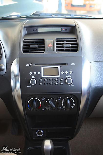 长安铃木天语SX4两厢版实拍