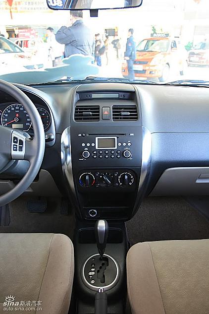 长安铃木天语SX4两厢版实拍