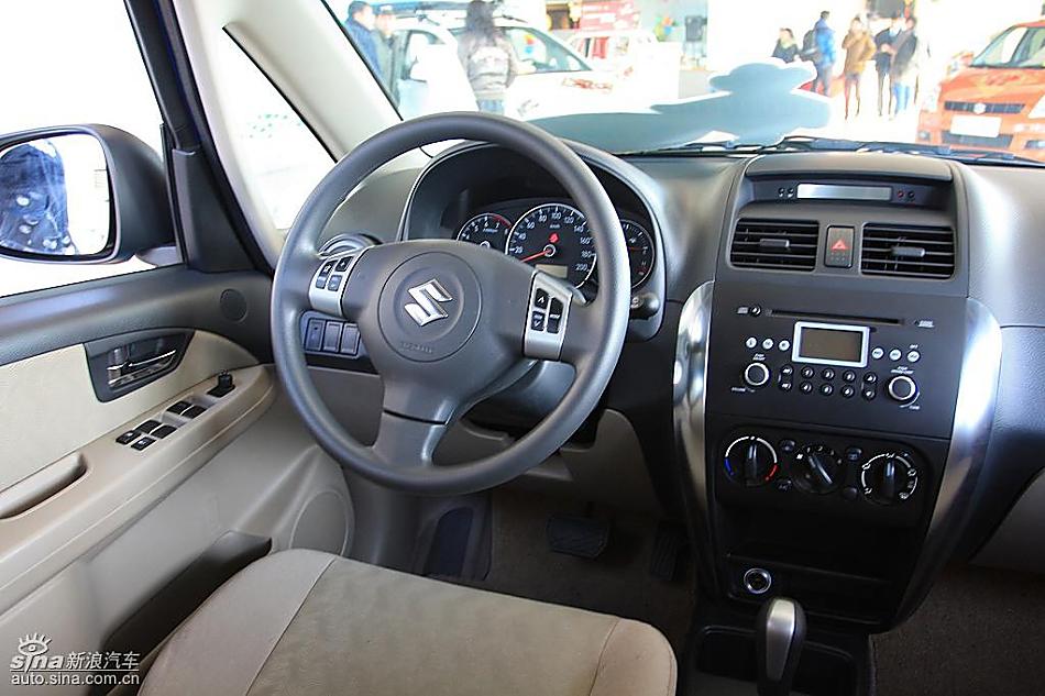 长安铃木天语SX4两厢版实拍