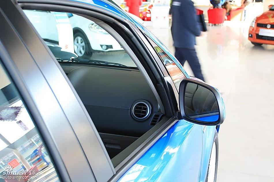 长安铃木天语SX4两厢版实拍