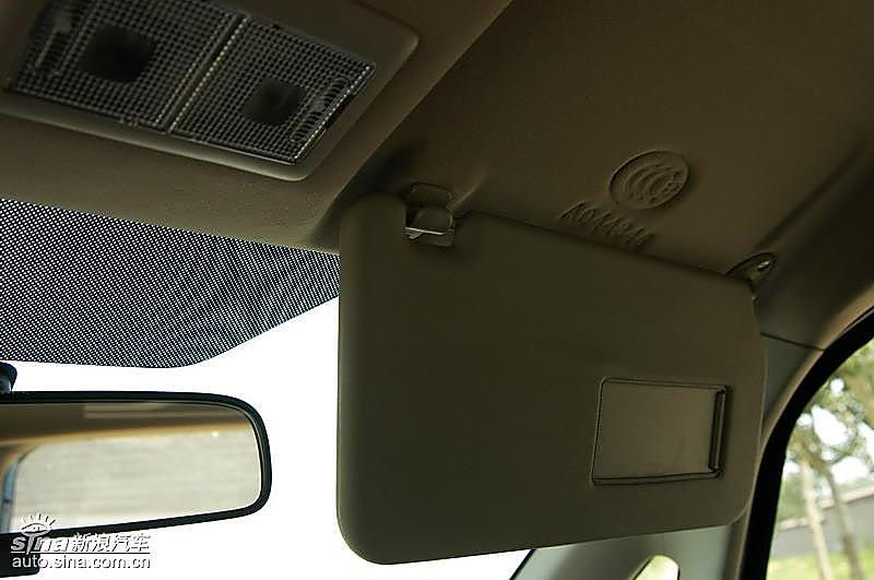 两厢天语SX4内饰