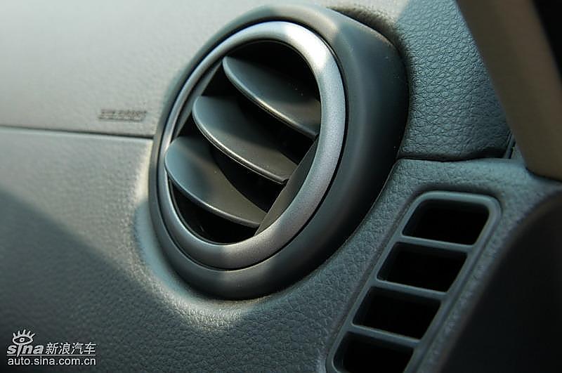 两厢天语SX4内饰