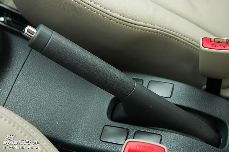 两厢天语SX4内饰