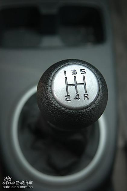 两厢天语SX4内饰