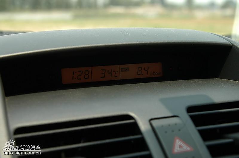 两厢天语SX4内饰