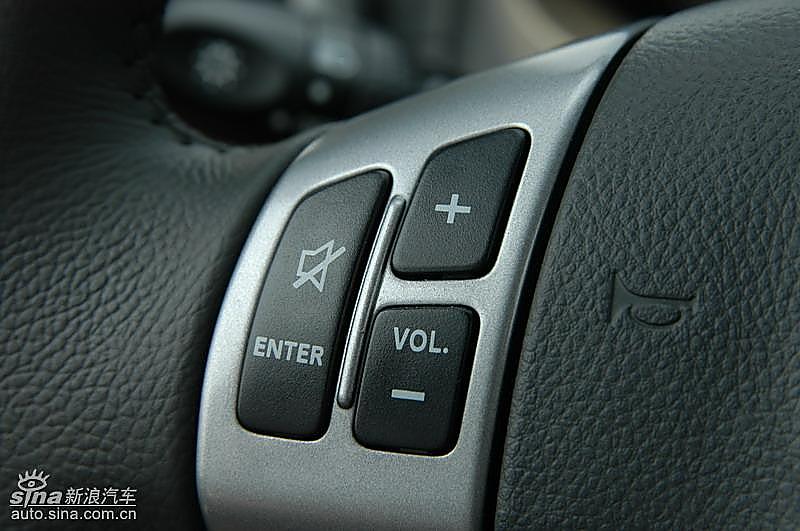 两厢天语SX4内饰