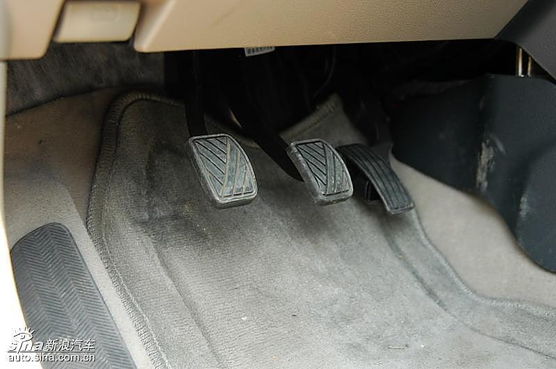 两厢天语SX4内饰