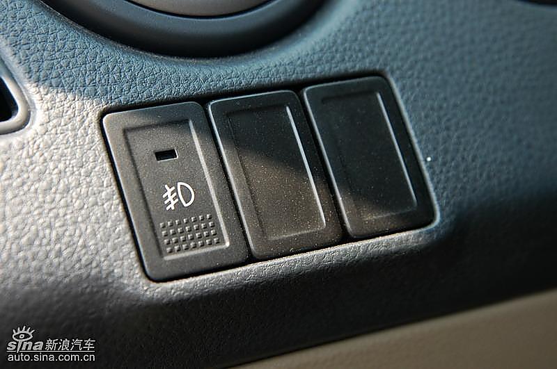 两厢天语SX4内饰