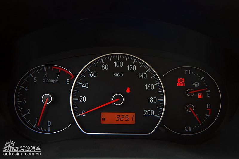 两厢天语SX4内饰