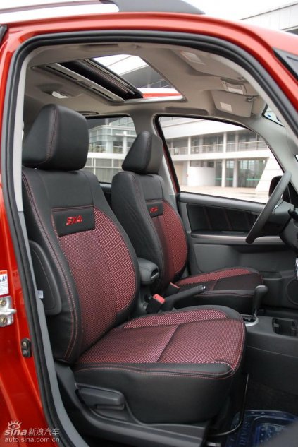 长安铃木全新天语SX4内饰实拍图