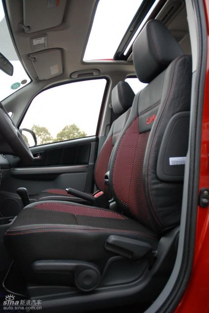 长安铃木全新天语SX4内饰实拍图