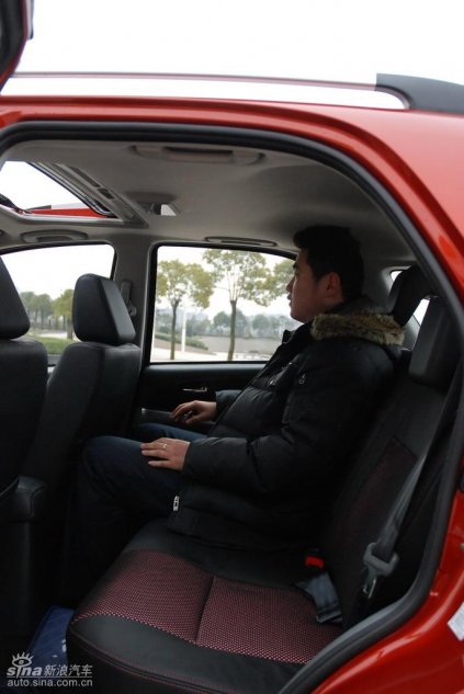 长安铃木全新天语SX4内饰实拍图