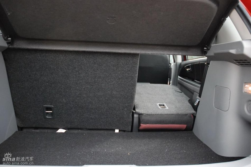 长安铃木全新天语SX4内饰实拍图
