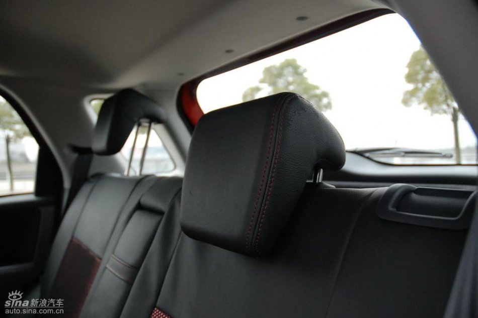 长安铃木全新天语SX4内饰实拍图
