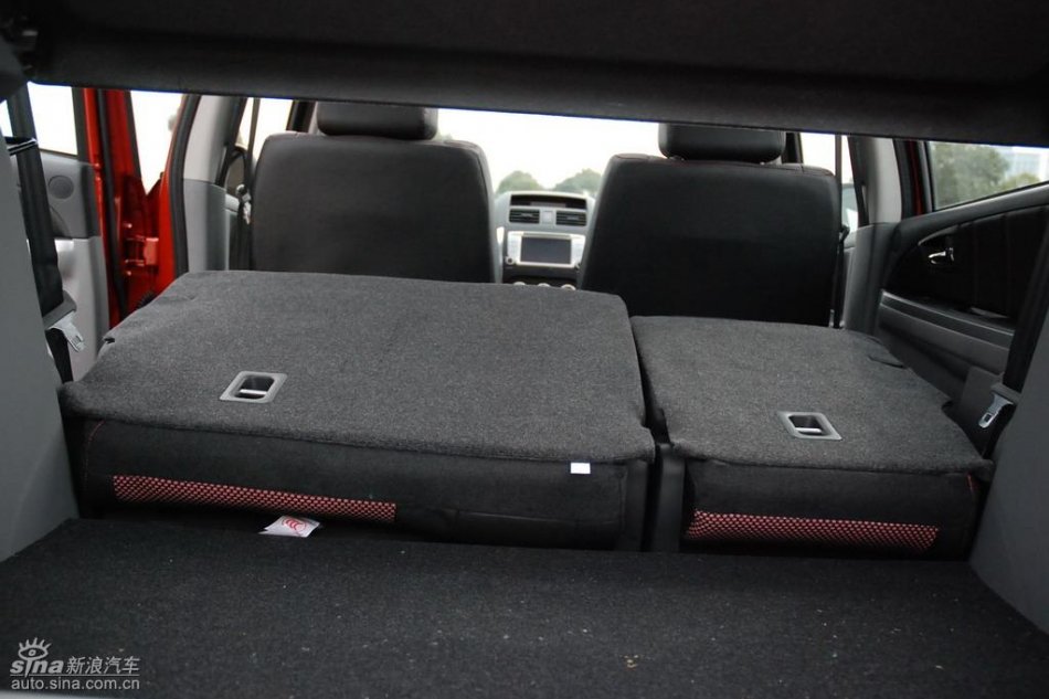 长安铃木全新天语SX4内饰实拍图
