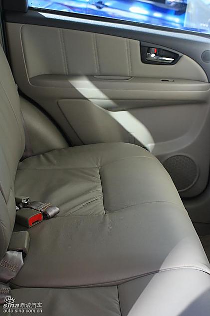 长安铃木天语SX4两厢版实拍