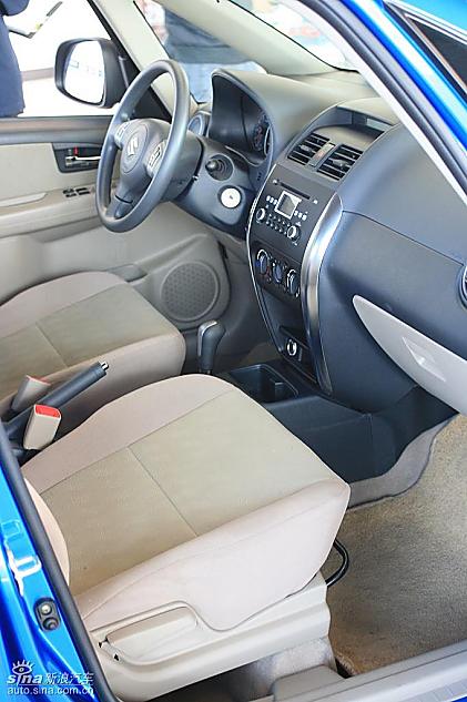 长安铃木天语SX4两厢版实拍