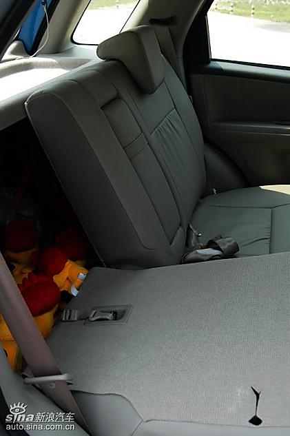 两厢天语SX4内饰