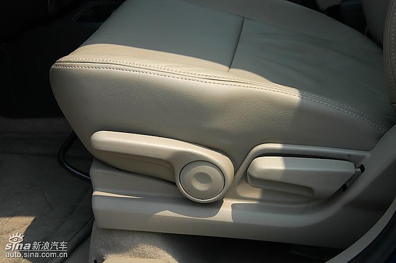 两厢天语SX4内饰