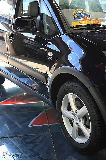 长安铃木天语SX4两厢版实拍