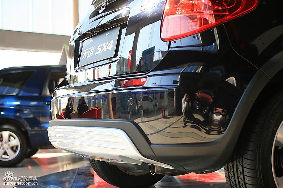 长安铃木天语SX4两厢版实拍