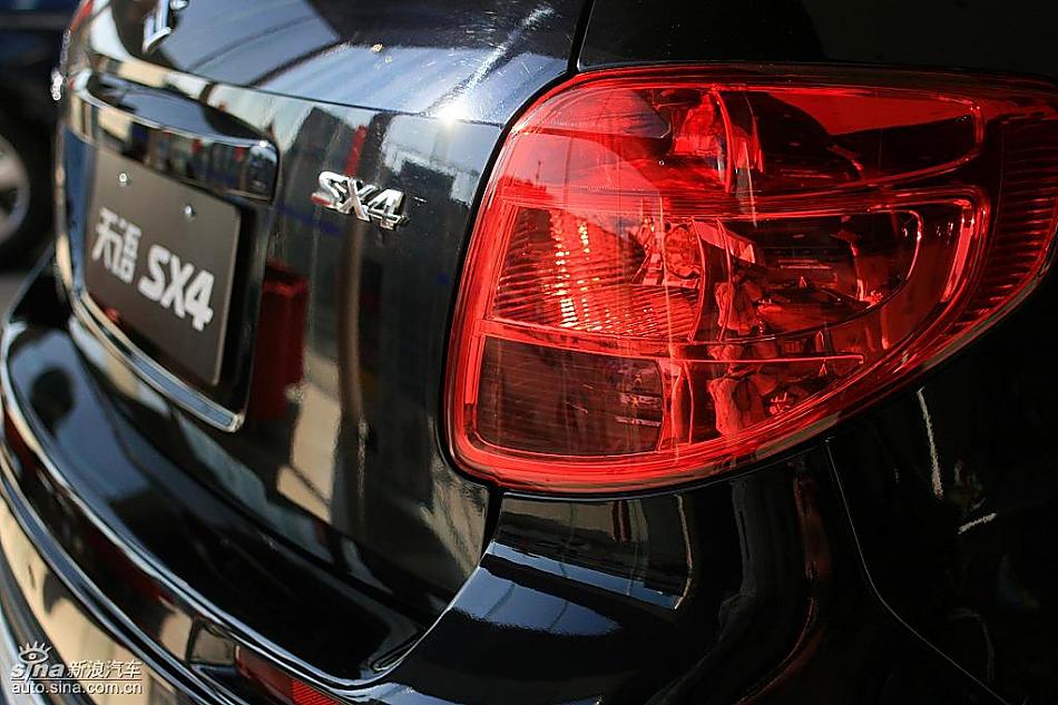 长安铃木天语SX4两厢版实拍