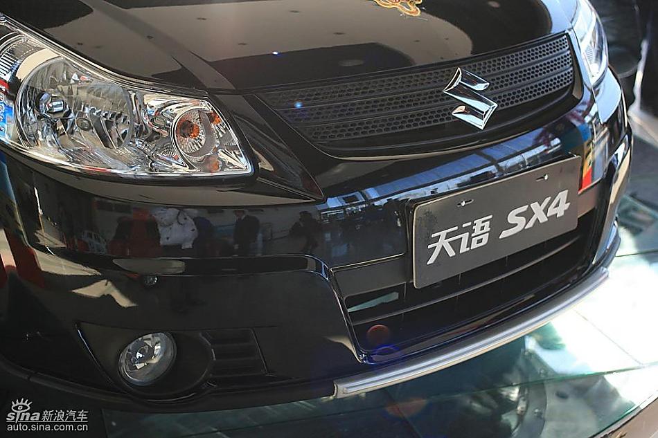 长安铃木天语SX4两厢版实拍