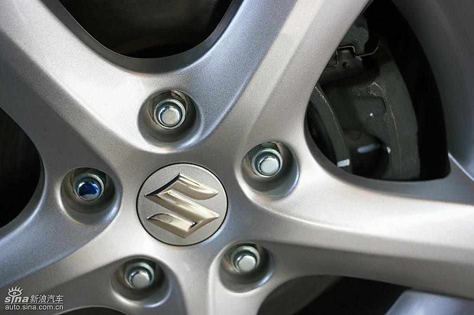 长安铃木天语SX4两厢版实拍