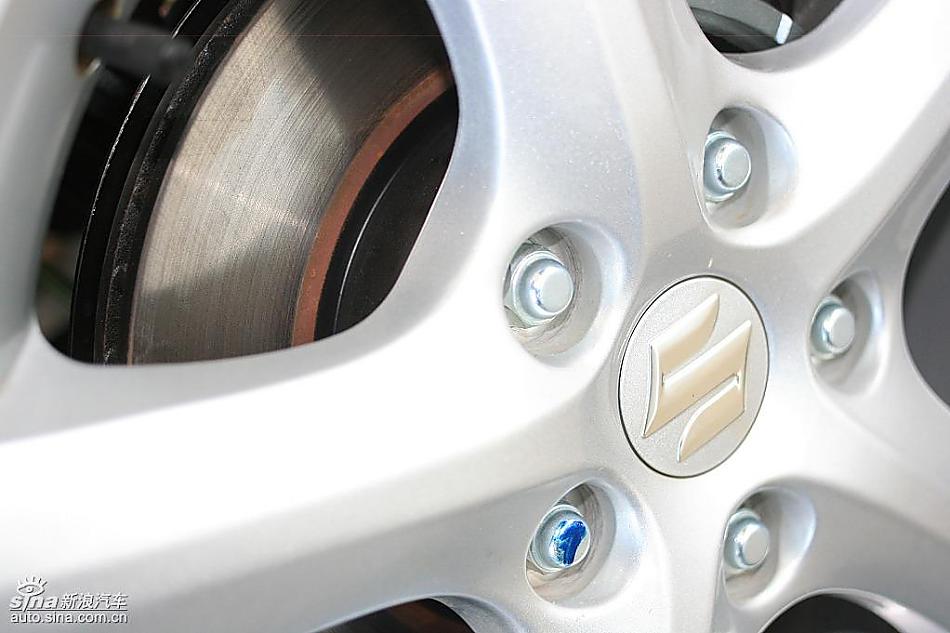 长安铃木天语SX4两厢版实拍