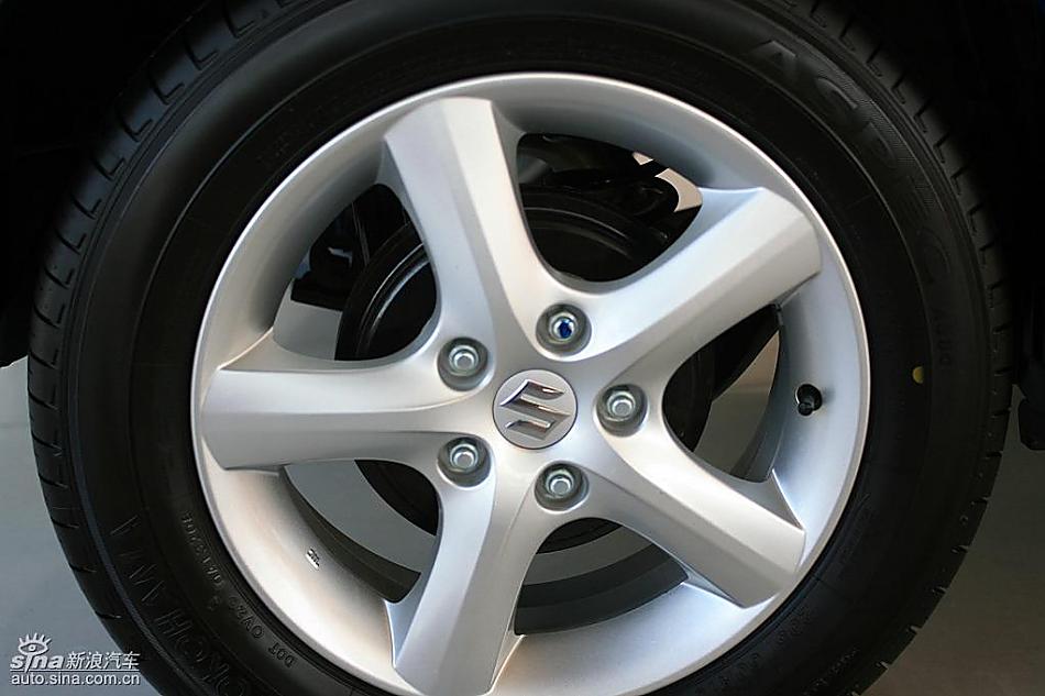 长安铃木天语SX4两厢版实拍