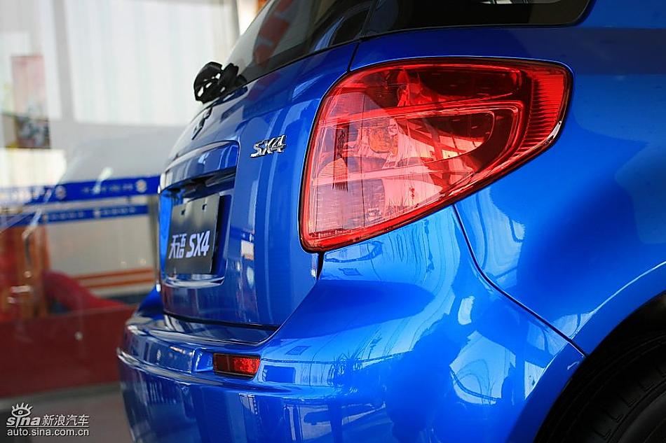 长安铃木天语SX4两厢版实拍