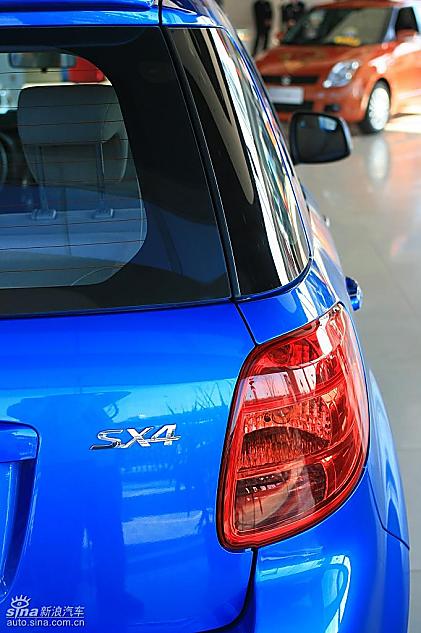 长安铃木天语SX4两厢版实拍