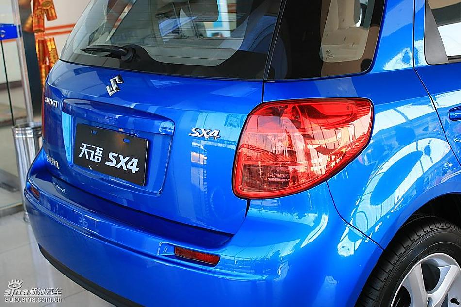 长安铃木天语SX4两厢版实拍