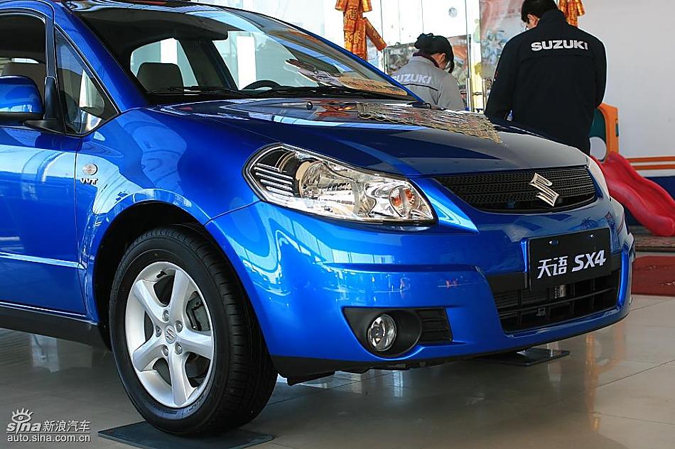 长安铃木天语SX4两厢版实拍